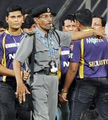 srk-story_647_092016010501.jpg.b9b914cbceca300215ada2777d040b66.jpg