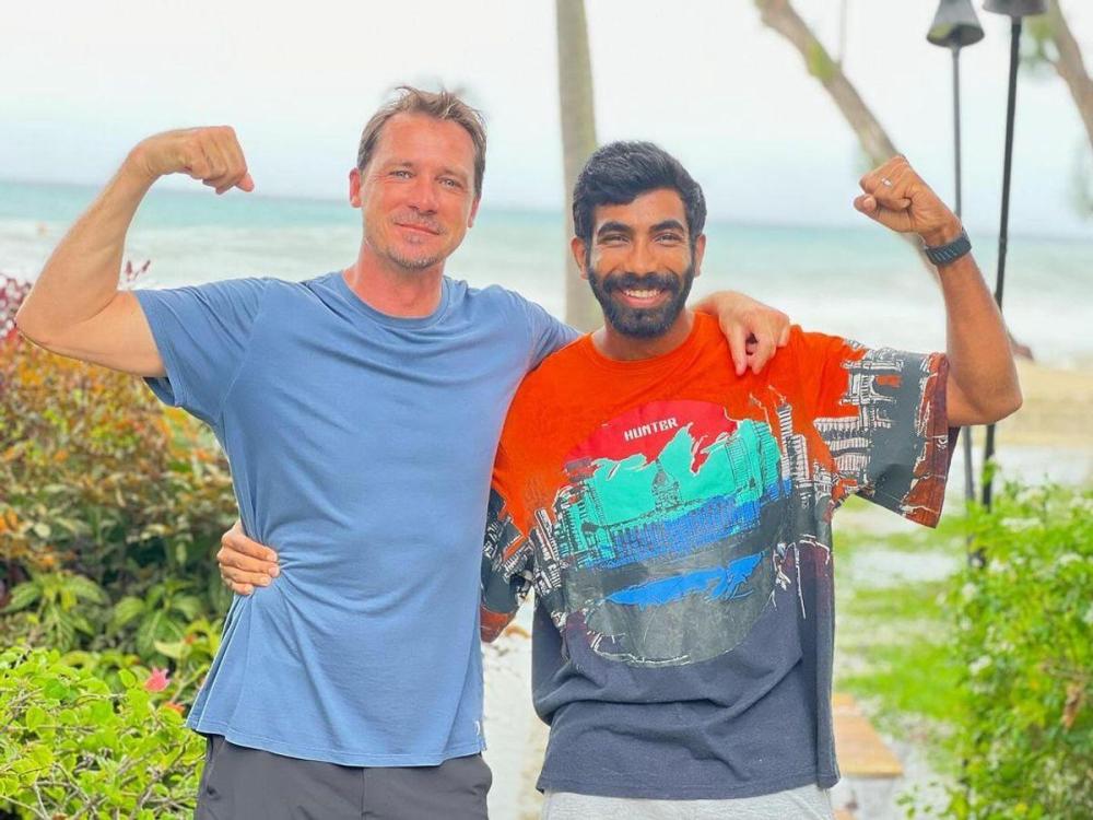 bumrah-steyn.jpg